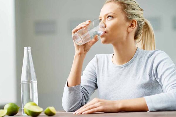Uống nước nhiều có tác dụng gì ? Những điều bạn cần biết 16 Uống nước nhiều có tác dụng gì ngoài tốt cho hệ tiêu hóa
